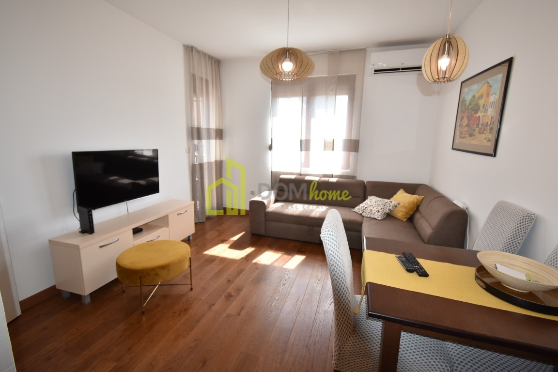 Jednosoban stan 50m2, Pobrežje